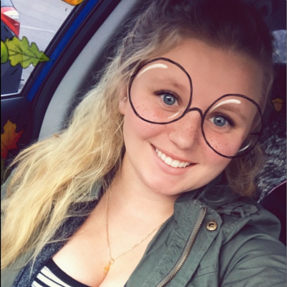 Meet your Posher, Taylor - Picture 1 of 1